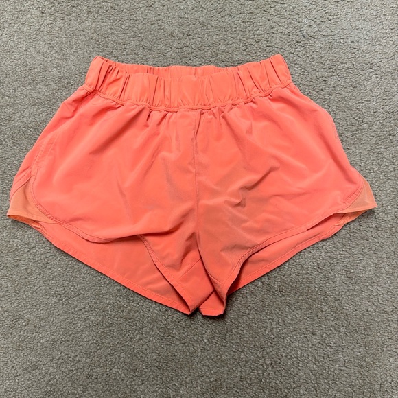 aerie Pants - Offline by Aerie women running shorts. Medium